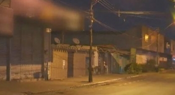 Pai e filho morrem após caírem de telhado de galpão em Goiânia